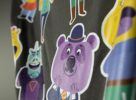 青岛哪里可以定制创意T恤衫？求厂家推荐。