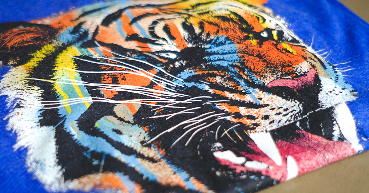 郑州T恤衫定制厂家，哪家面料选择更丰富？