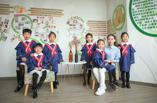 班服定制厂家哪家强?雅森漫15年经验服务3000+班级(图1) 配图