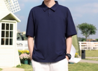 同学聚会服装穿迷彩还是常服更合适？